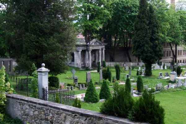 Areál kostela
