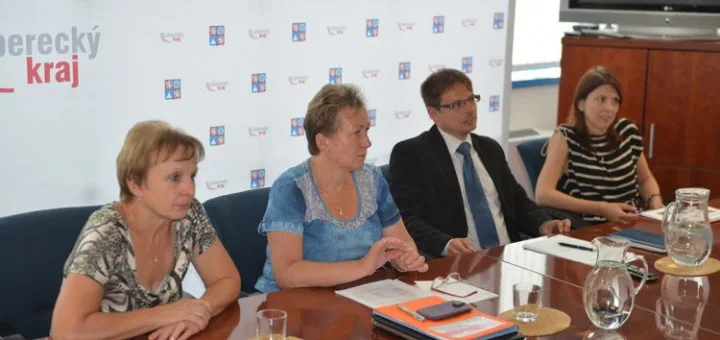Ředitelka Milena Lednejová (vlevo)