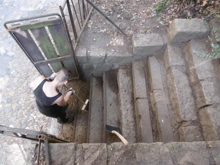 Vězni pomáhali