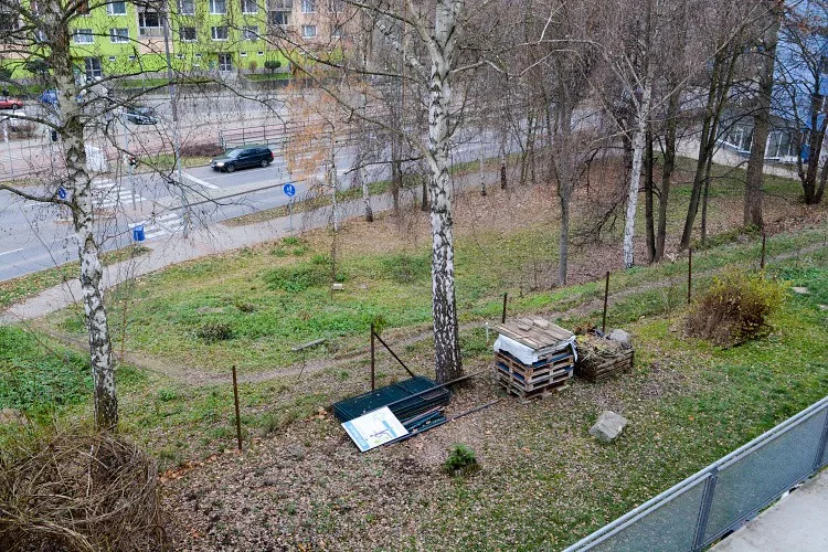 Zanedbaný kout se promění v park