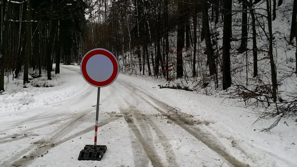 Hasiči vyjížděli během jediného dne ke stovce událostí