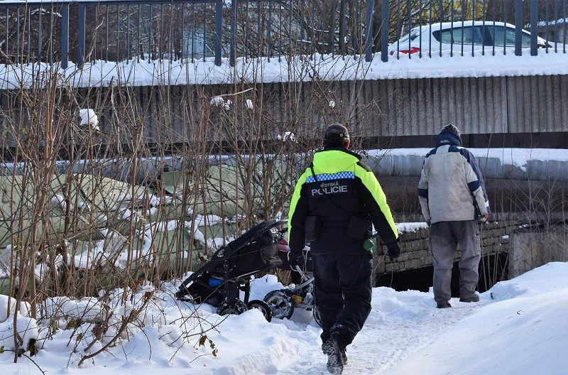 Další oblečení od vás posloužilo dobré věci. Drbna tentokrát vyrazila mezi lidi bez domova i s teplou polévkou