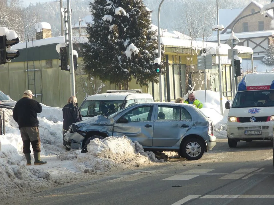 Střet tramvaje s osobním autem
