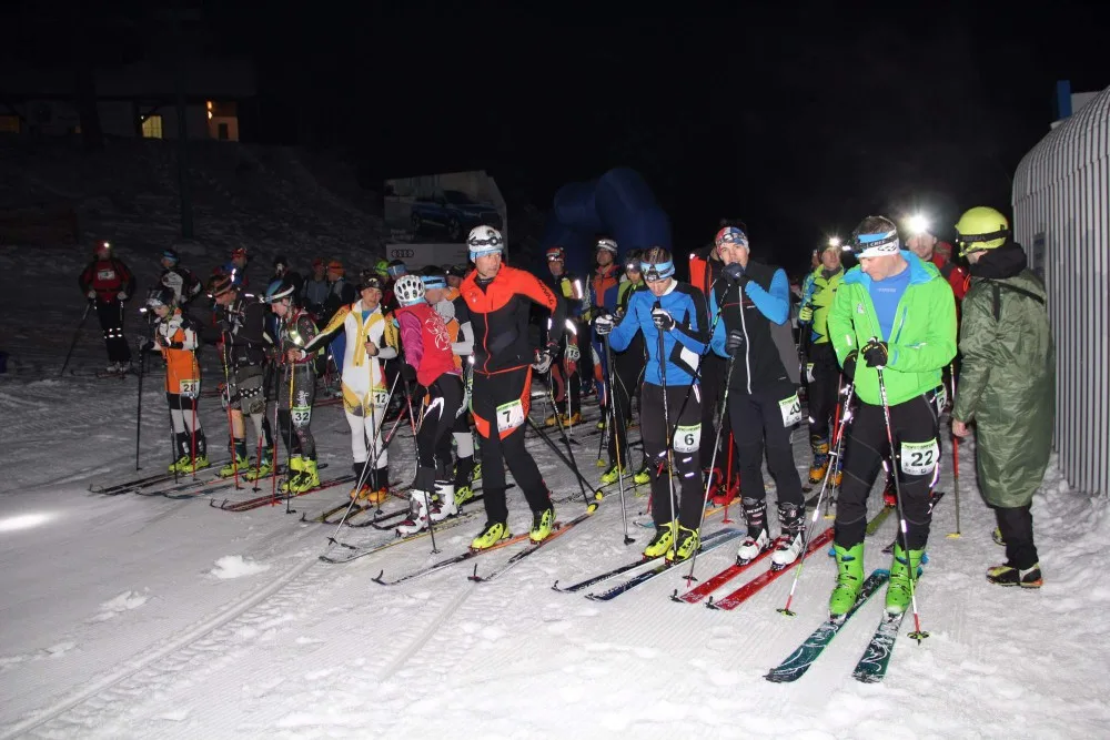 Skialpinisté na startu