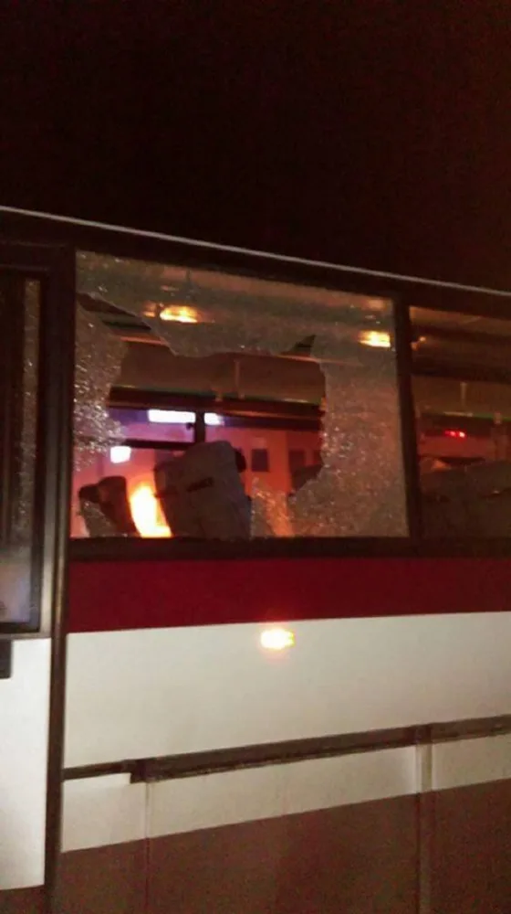 Řidič ranního spoje do Liberce měl vézt cestující bez bočního okna, podle policie porušoval zákon