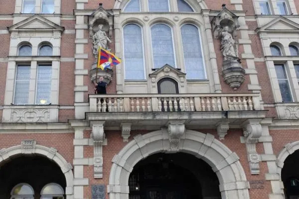 Ve Frýdlantu vyvěšují vlajku pro Tibet pravidelně od roku 2009