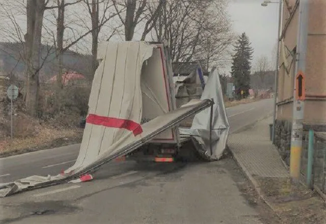 Nehoda nákladního automobilu