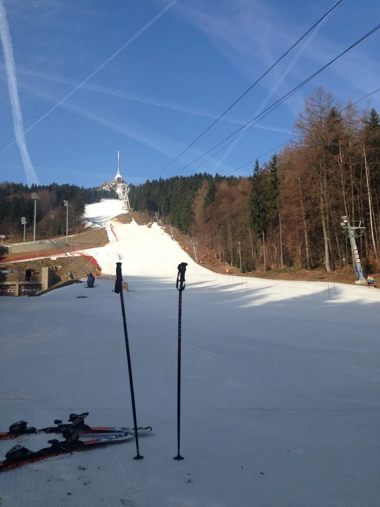Sníh mizí i na horách, areály mají za sebou většinou poslední víkend