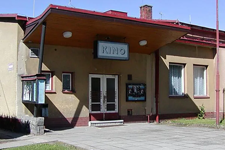Kino v Lomnici.