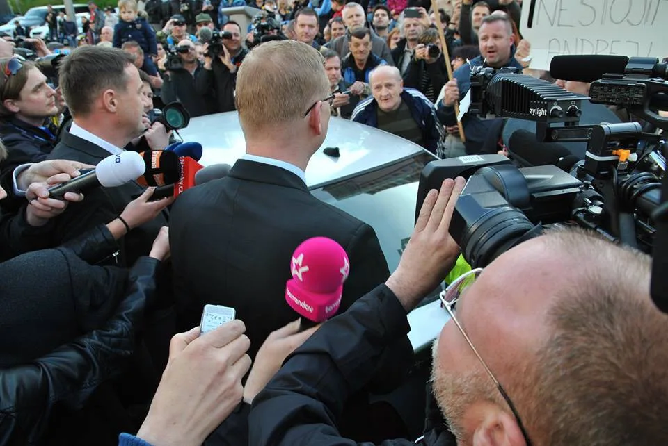 Demonstrace před Imperialem.