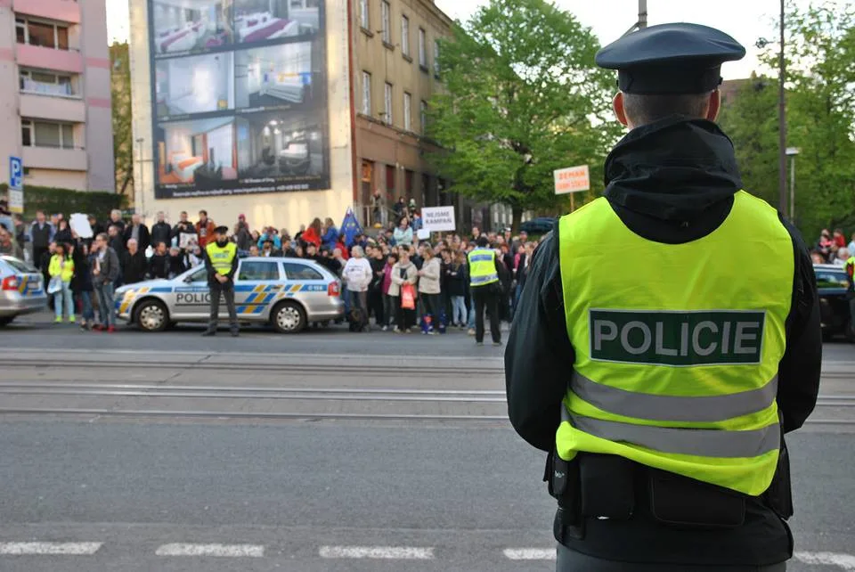 Demonstrace před Imperialem.