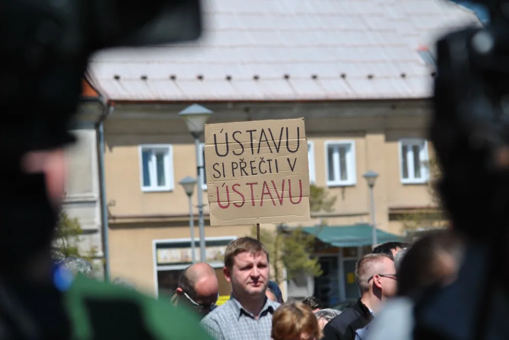 Demonstranti v Doksech