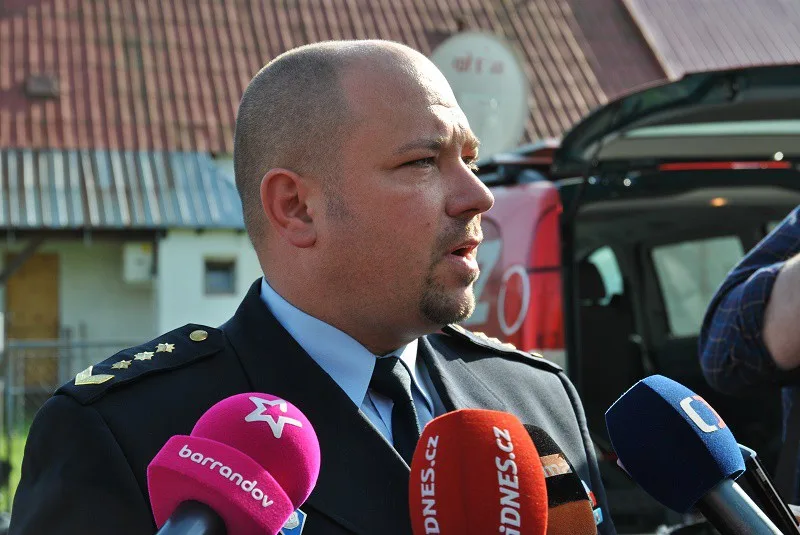 Vlastimil Kříž před novináři