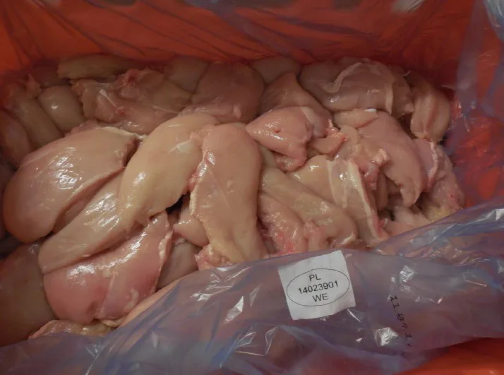 Stovky kilogramů polského kuřecího masa se salmonelou skončily u Liberečanů