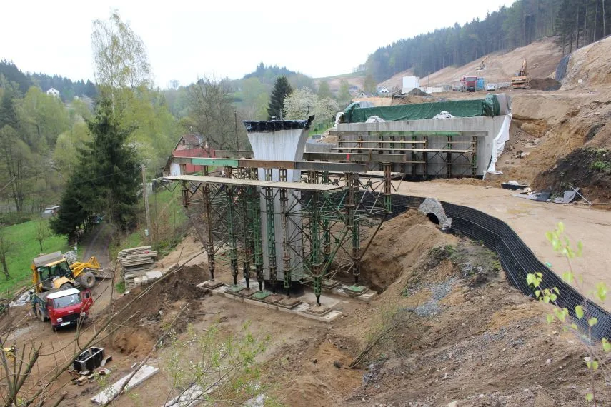 Obrysy nové silnice z Liberce na Jablonec jsou už patrné