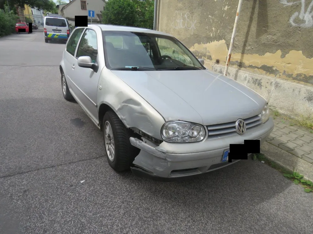 Auto se samo rozjelo.