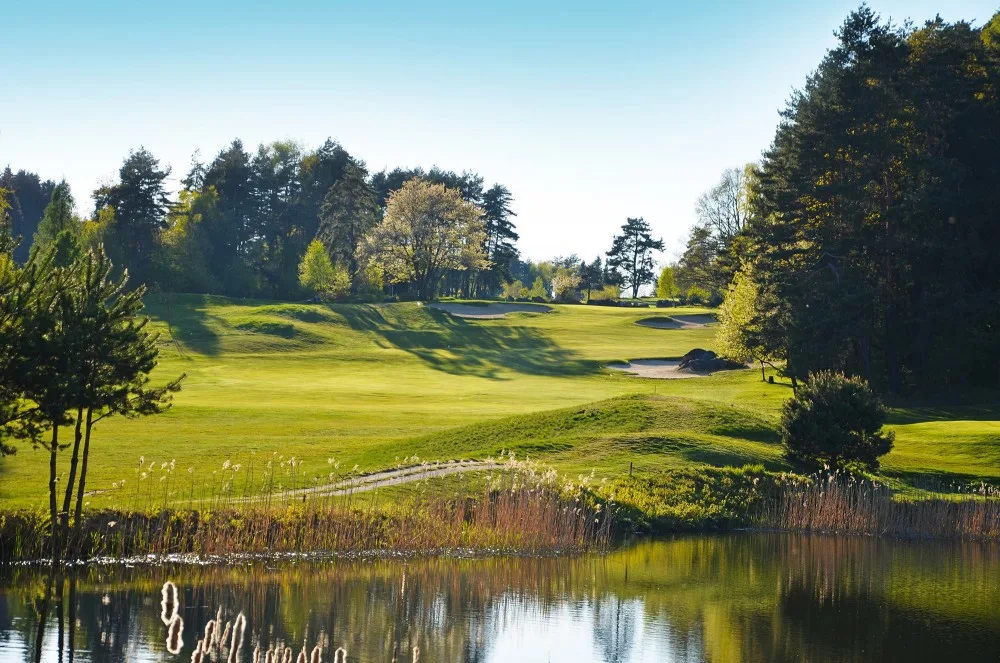 Tak trochu jiná letní dovolená. Golfresort Monachus láká na přírodu, klid a kvalitní služby.
