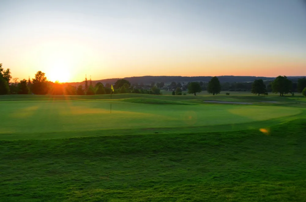 Tak trochu jiná letní dovolená. Golfresort Monachus láká na přírodu, klid a kvalitní služby.