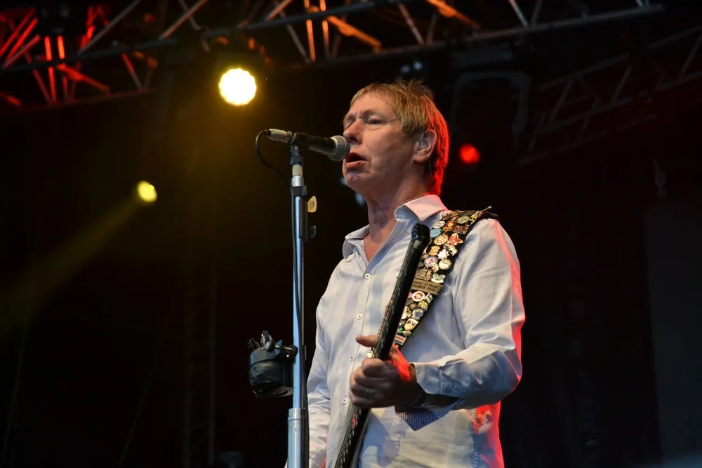 Status Quo po osmi letech v Liberci. Vesecký areál aplaudoval tříakordovému boogie.