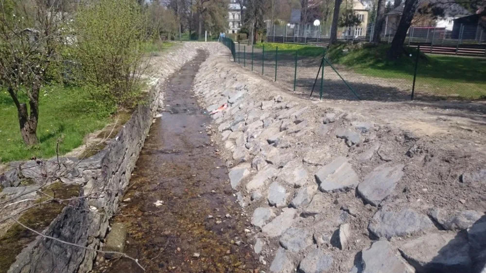 Přítok Jindřichovického potoka na Liberecku pojme i stoletou vodu.