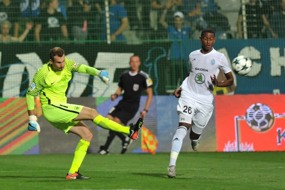lovan nedal trápící se Boleslavi šanci. Výhru 3:0 zařídil dvěma přesnými zásahy Graiciar.