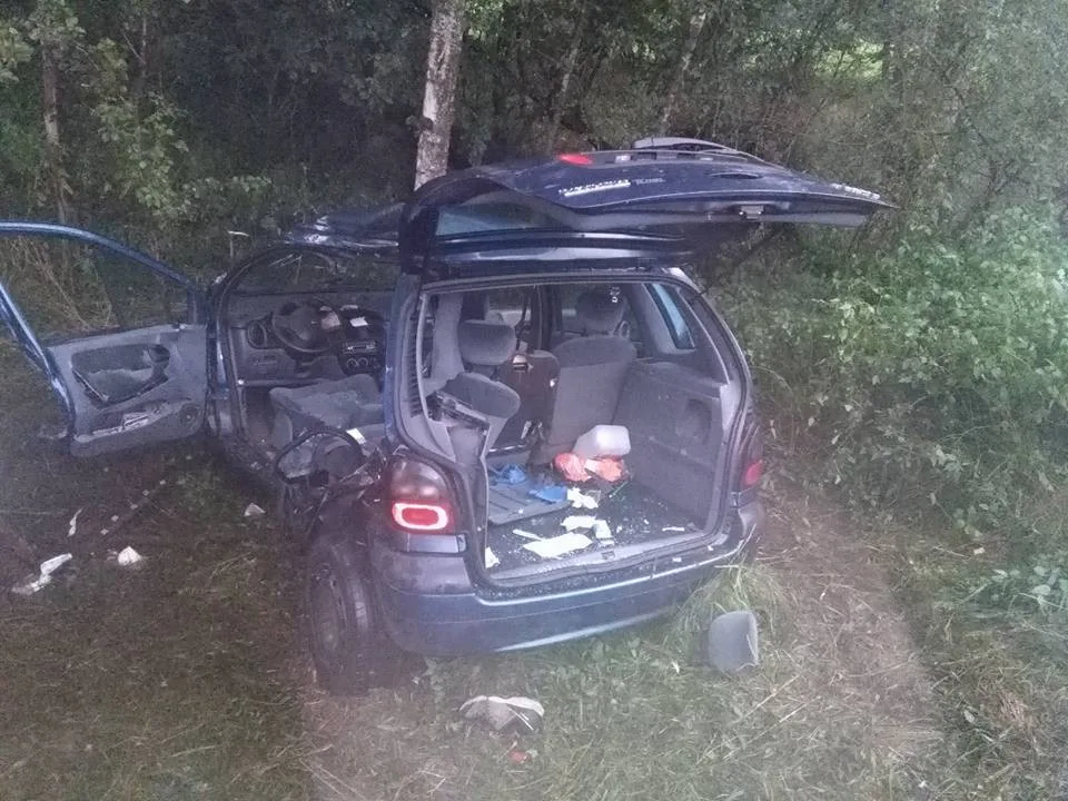Do hasičů narazilo osobní auto.98918690161025_2987835744228561157_n