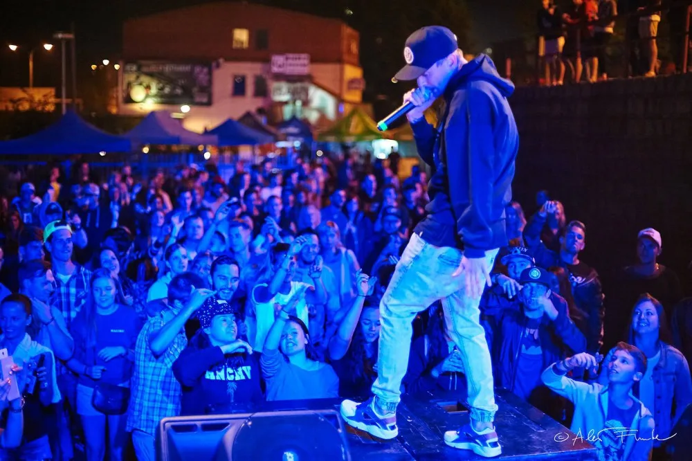 Multižánrový 4. ročník festivalu u "Kojota" klepe na dveře. Přijď si zasoutěžit v pojídání Burgerů již tento víkend.