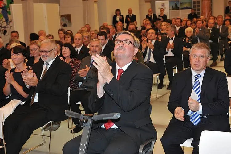 Richard Lukáš (uprostřed)