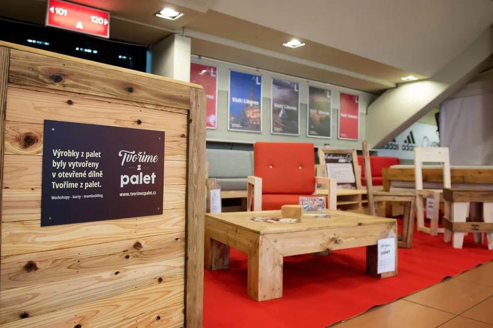 Tvoříme z palet představí premiérově na veřejnosti na výstavě Dům a bydlení unikátní designovou sestavu.