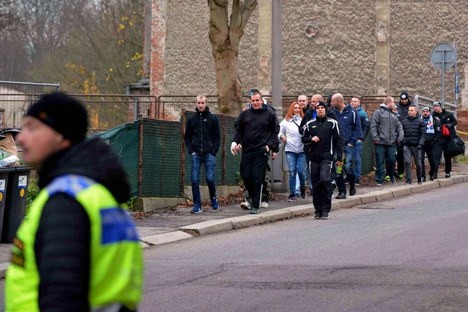 Pochod Baníkovců na stadion U Nisy se obešel bez komplikací. Do Liberce jich přijelo skoro 400.
