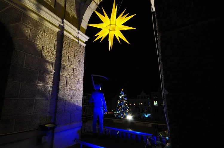 Do Liberce se vrátí videomapping. Světelná show tentokrát nasvítí vánoční strom.