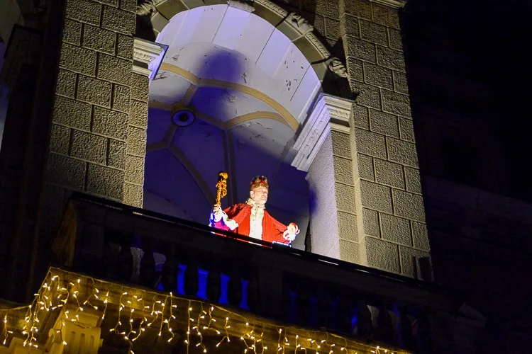 Do Liberce se vrátí videomapping. Světelná show tentokrát nasvítí vánoční strom.