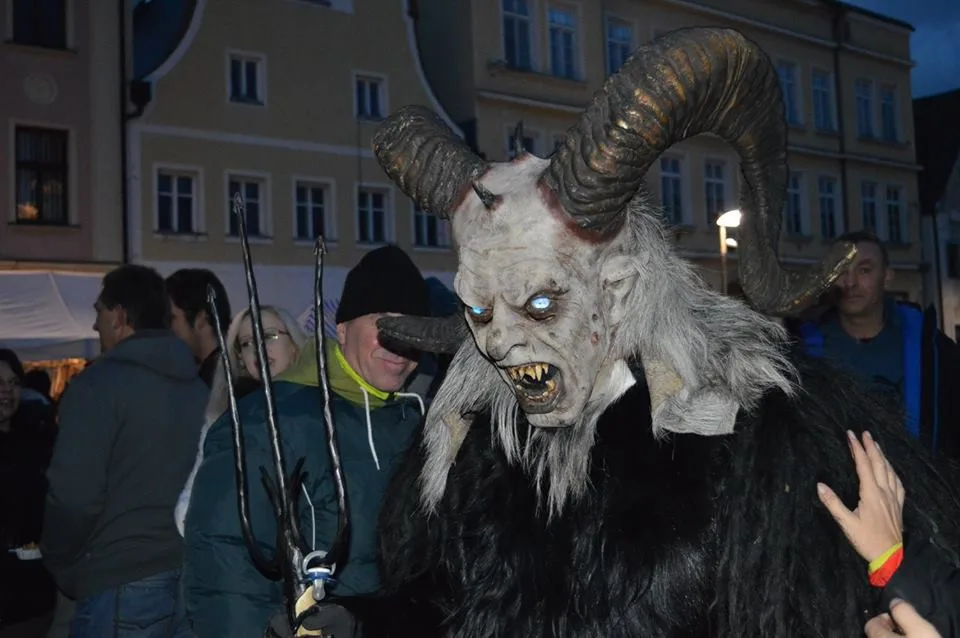 Krampus čerti loni ve Frýdlantě.
