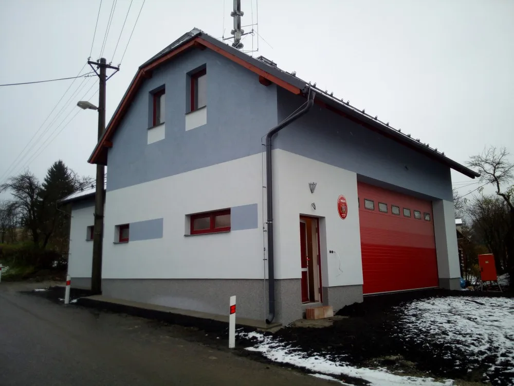 Hasičská zbrojnice ve Zdislavě.