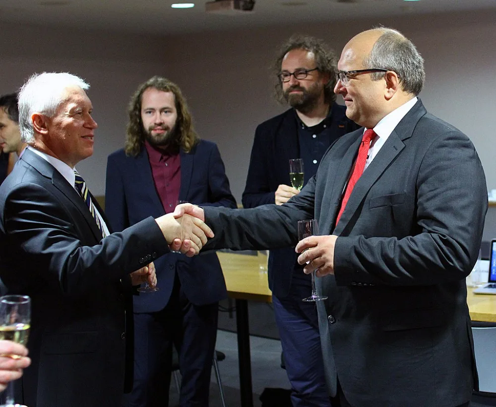 Výměna stráží. Dosavadní rektor Kůs končí a nahradí ho Miroslav Brzezina.