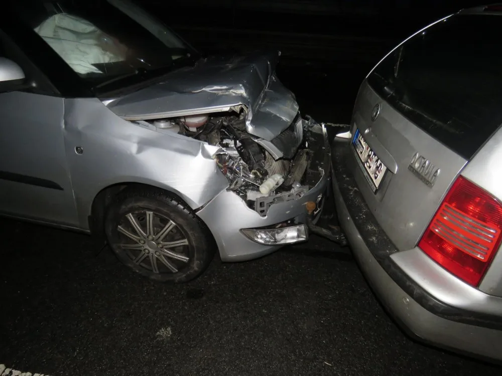 Policie hledá svědky řetězové nehody na výpadovce z Liberce.