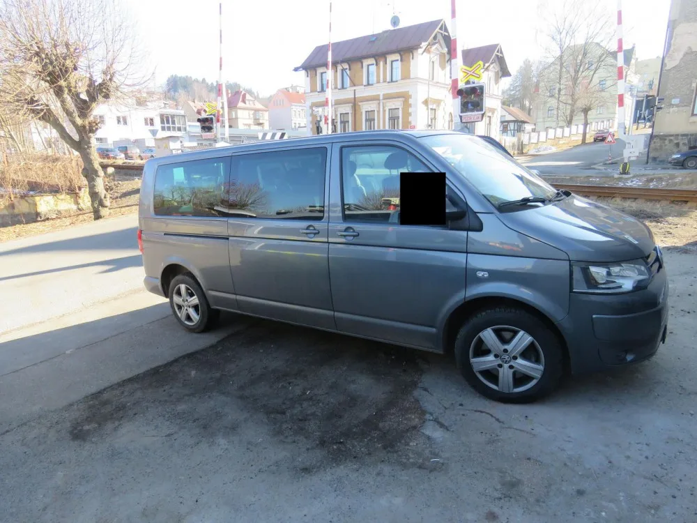 Podle řidičky signalizační zařízení nefungovalo správně.