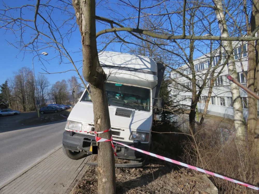 Automobil po nehodě.