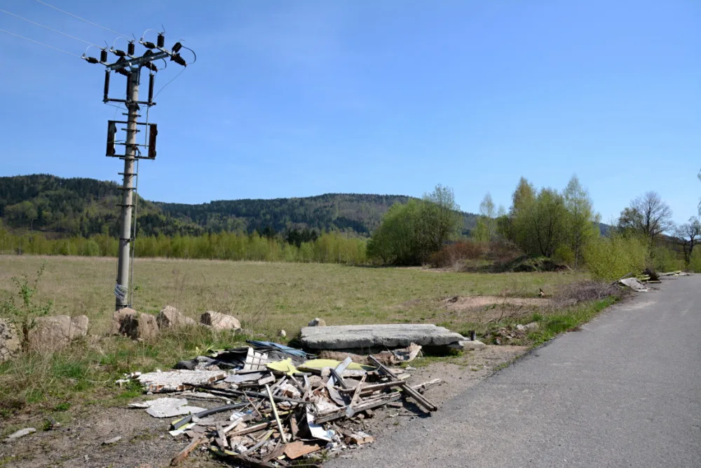 U silnice na Jablonec by v budoucnu mohla vyrůst nová čtvrť s osmi sty byty.
