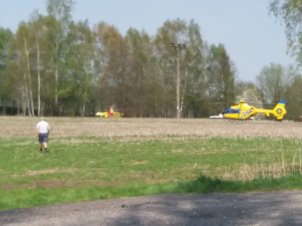 Vrtulník na místě nehody.
