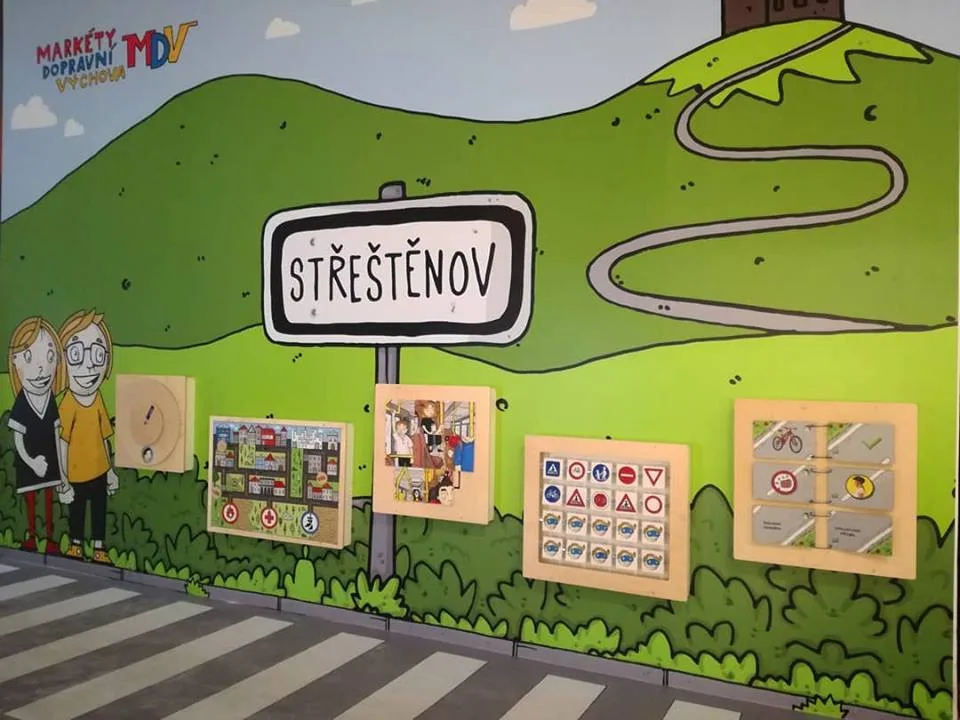 Hrací stěna v OC Nisa.