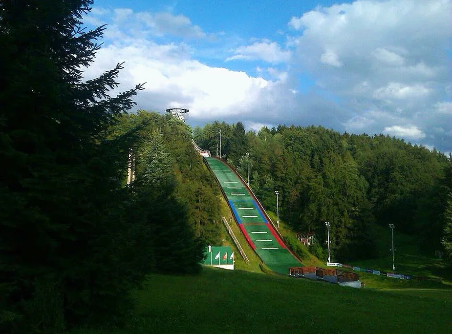 Skokanský můstek v Lomnici nad Popelkou
