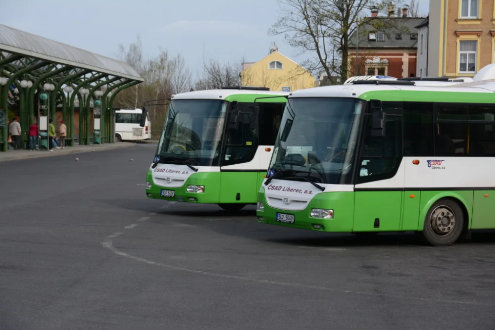 Kraj potřebuje autobusy a řidiče.