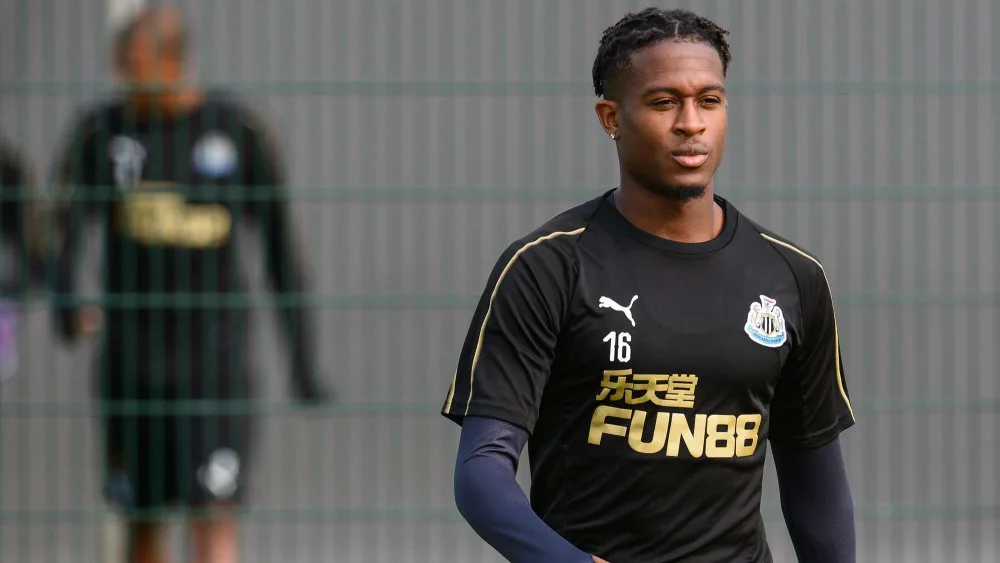 Rolando Aarons.