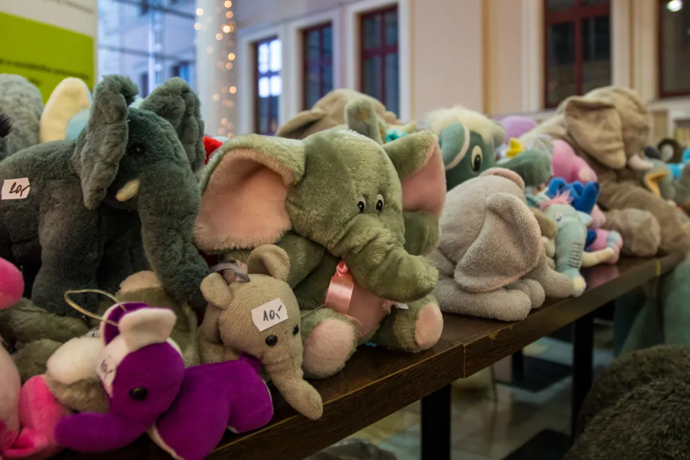 Charitativní prodej slonů pro Centrum Amelie