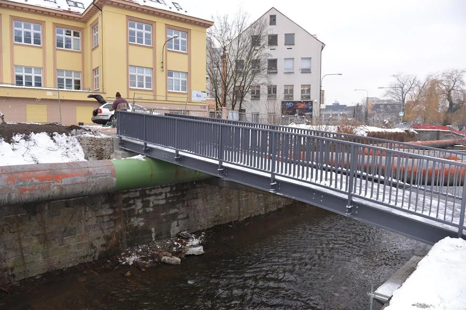 Lávky přes Nisu jsou zpět.