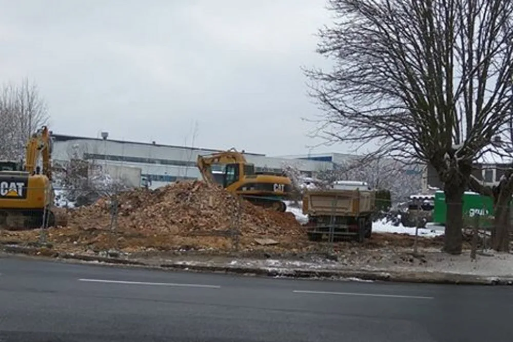 Demolice domu.