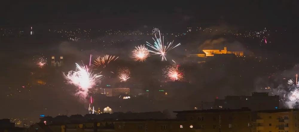 Takto vypadá město zamořené po ohňostrojích
