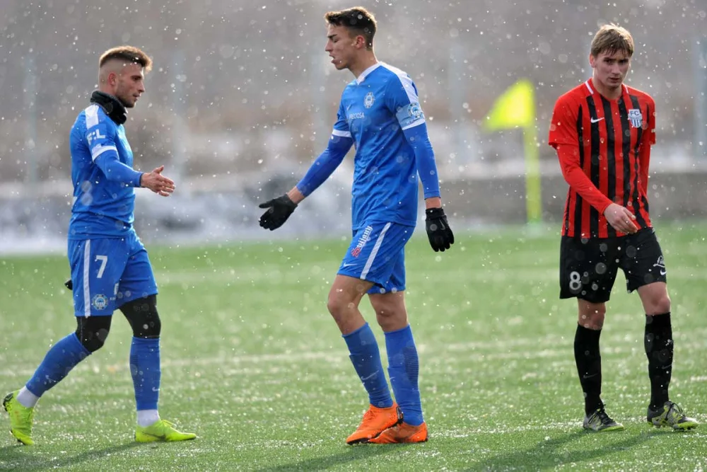 Petar Musa (vpravo) v prvním utkání za Slovan nastřílel hattrick.