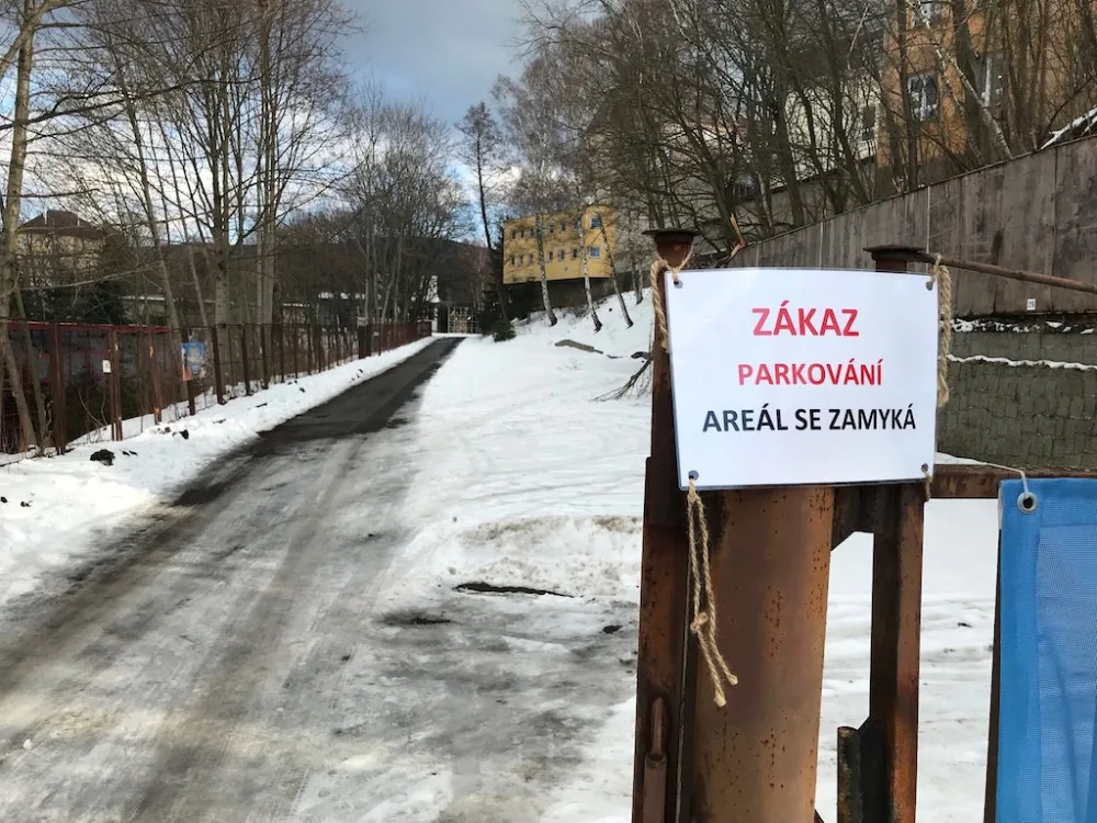 Parkovací místa vzniknou na tomto místě, brána se posune.